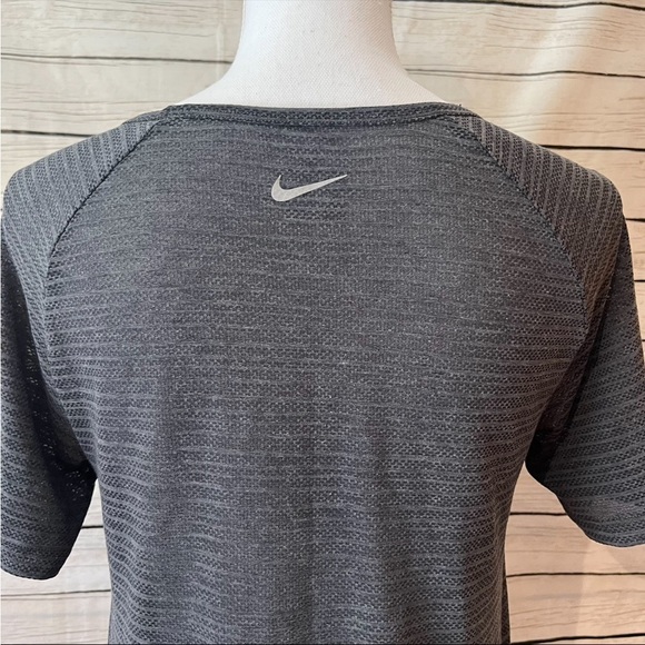 Nike DRI-FIT Knit Athletic Short Sleeve Tee Size Small - Picture 7 of 8